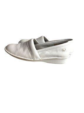 Nurse Mates White qualityLeather Slip-On Comfort Shoes size 9 With Slip-Resistan